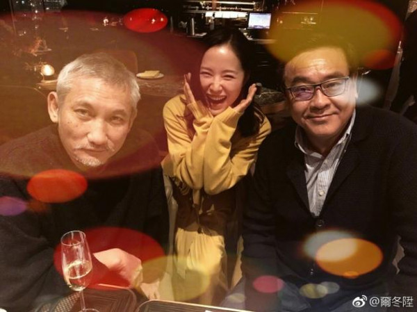 尔冬升和徐克江一燕聚会调侃:男人偶尔要见美女
