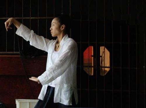 周小飞有颜能演又能打 “武英级”功夫女星的快意人生