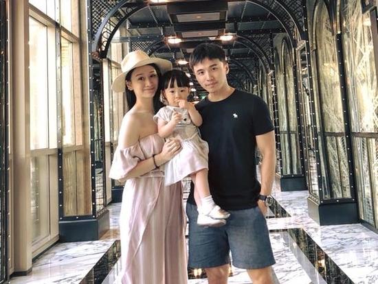 棒棒堂阿纬老婆确认怀二胎 透露孕吐严重很不适