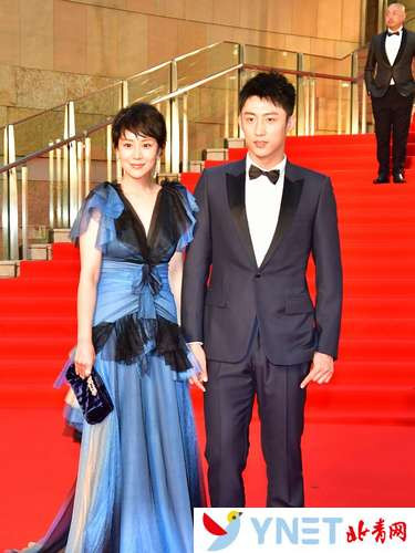 东京电影节开幕 俞飞鸿宋佳王丽坤亮相红毯