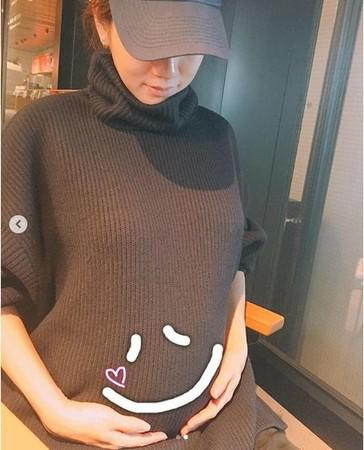 前田敦子怀孕巨肚曝光 闺蜜赞“有妈妈相”照片秒删