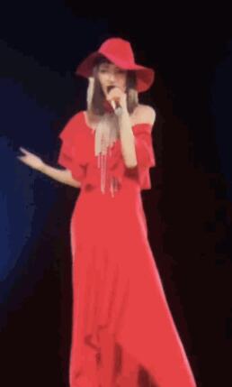 向华强生日会再现张国荣梅艳芳表演 粉丝:永远的经典