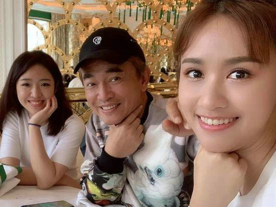 吴宗宪二女儿照片曝光 会多国语言堪称学霸