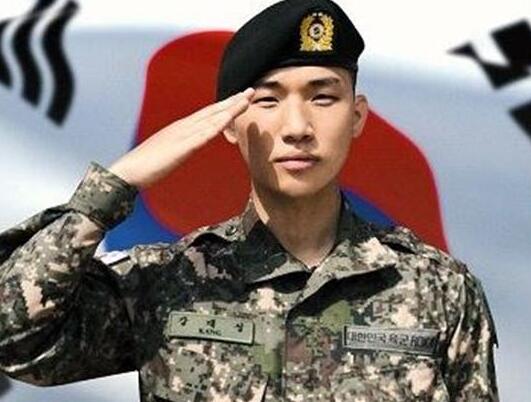 Bigbang大成被任命为新兵助教 被夸训练成绩出色